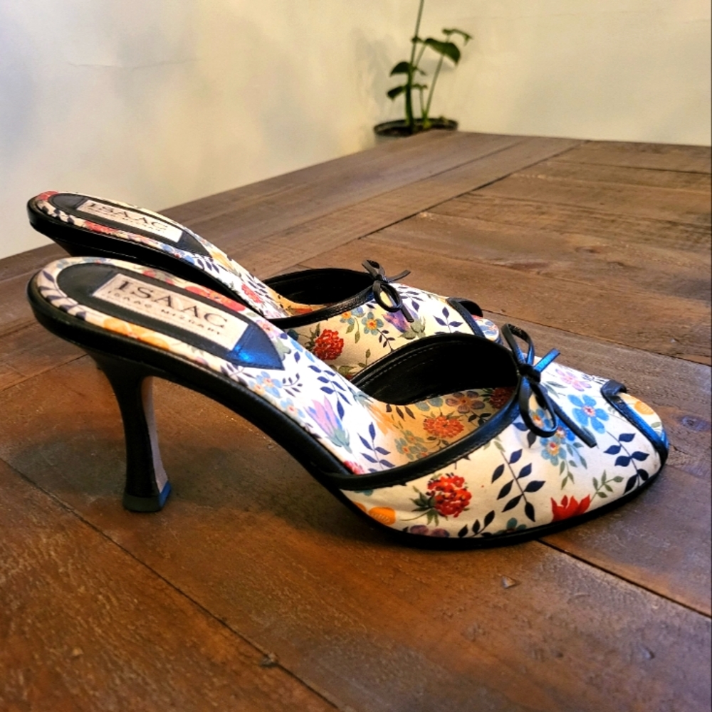 Mizrahi Floral Kitten Heels, sz 5.5